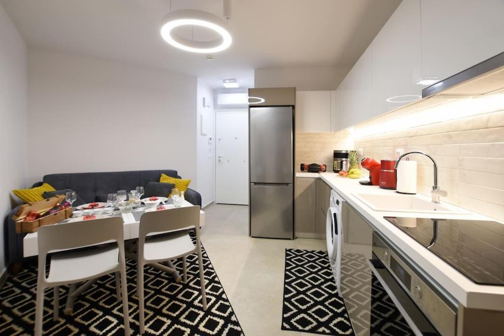 Uni Cozy City Apartment Родос Экстерьер фото